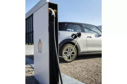Bigger view of Elektrische laadpalen. Gebruik uw opgewekte energie slim om uw wagen of wagenpark op te laden. ETS elektro
